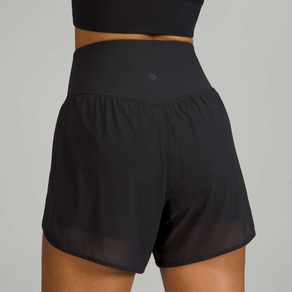 NWT Lululemon Nulu and Mesh High-Rise Yoga Shorts 3.5", Sz 6, BLACK